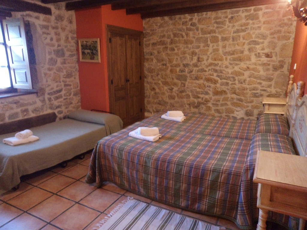 Casa Rural La Toba I Y II Bezana Rum bild